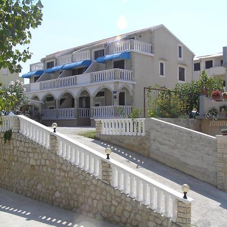 Apartments Vozab Pag Town Zewnętrze zdjęcie