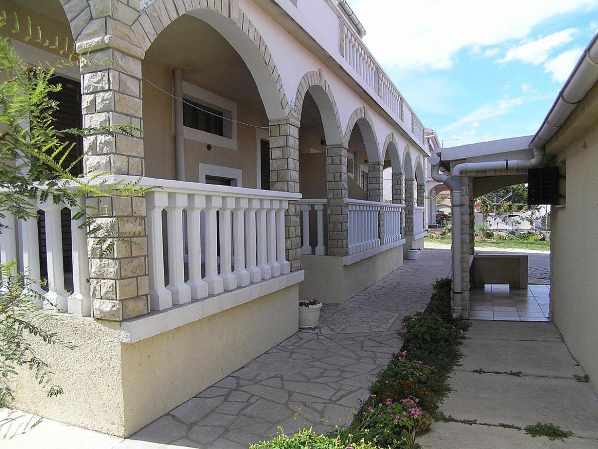 Apartments Vozab Pag Town Zewnętrze zdjęcie